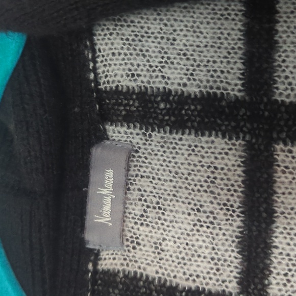 Neiman Marcus fuzzy cardigan with pockets - Picture 2 of 10